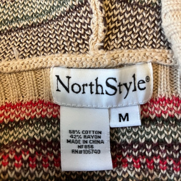 NorthStyle Women's Western Motif Sweater with Hood and Wood Toggle V-Neck. - Picture 2 of 11